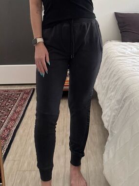Under Armor Black Jogger Pants - Comfortable Everyday Wear